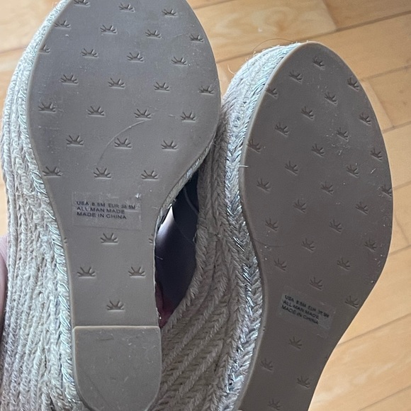 Silver sandals size 8.5 usa - Picture 3 of 4